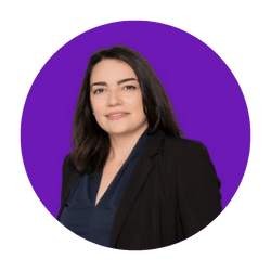 photo myriam de Petrucci freelance en marketing digital one click